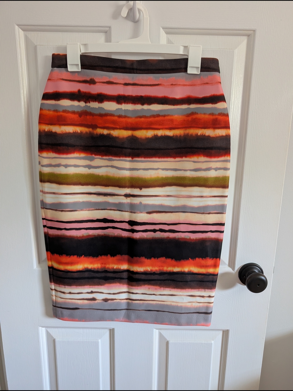 Tommy Hilfiger Women's Striped Watercolor Red Black Pencil Skirt Size 8